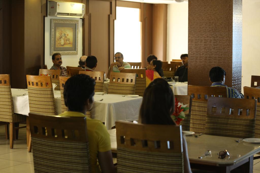 哈瑞奎师那兰花度假村 Vrindāvan 外观 照片